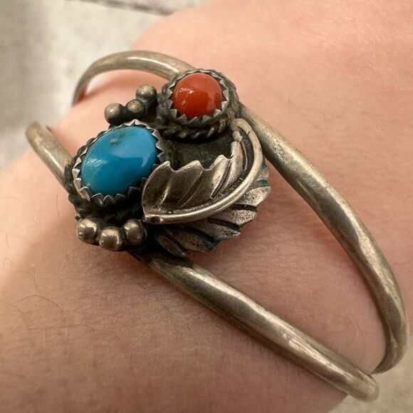 Vintage Navajo Sterling Turquoise And Coral Cuff Bracelet - Picture 4 of 7